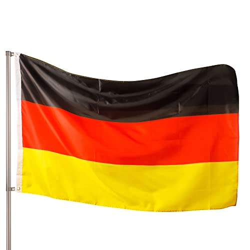 PHENO FLAGS Premium Deutschland Flagge 100% recycelt 90x150 cm - Extrem Wetterfeste Fahne mit Metall-Ösen und spezieller Versiegelungstechnik - Doppelt gesäumt mit brillanten und lebendigen Farben