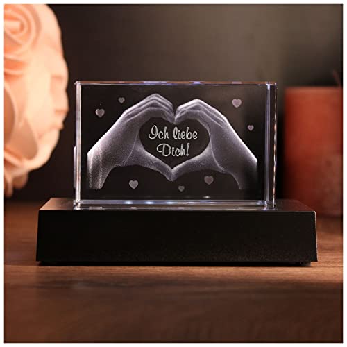 LoveGoals 3D Glas Kristall mit Gravur - Herz aus Zwei Händen mit Text Ich Liebe Dich graviert - Geschenk Geschenke Freund Freundin zu Weihnachten incl. Batt. LED-Sockel