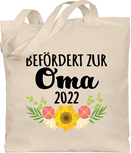 Shirtracer Oma Geschenk - Befördert zur Oma 2022 mit Blumen - schwarz - Unisize - Naturweiß - Fun - WM101 - Stoffbeutel aus Baumwolle Jutebeutel lange Henkel