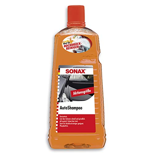 SONAX AutoShampoo Konzentrat (2 Liter) durchdringt und löstr Schmutz gründlich, ohne Angreifen der Wachs-Schutzschicht | Art-Nr. 03145410