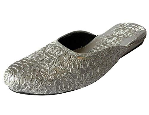 Step n Style Silberne Khussa-Schuhe Mojari Jutti Salwar Kameez Sari Ethnische indische Schuhe Jooti, Silber (silber), 42.5 EU