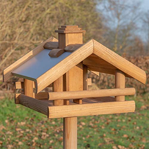 VOSS.garden Vogelhaus Grota inkl. Ständer aus Holz mit Metalldach, 134cm Gesamthöhe, wetterbeständig, Vogel-Futterhaus Vogelhäuschen