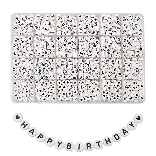 TOAOB 1800 Stück 4x7mm Weiß Buchstabenperlen Schwarz Wort A bis Z und Liebe Herz Acryl Spacer Perlen für Schmuckherstellung