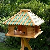 Deko-Shop-Hannusch Vogelhaus wahlweise mit Ständer und Solarbeleuchtung, Verschiedene Dachfarben (Vogelhaus mit Solar, Dach Holzschindeln grün/braun)