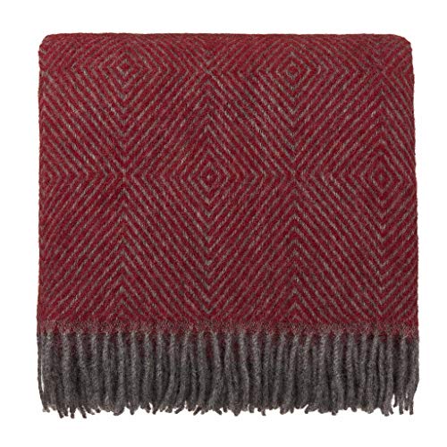 URBANARA 140x220 cm Wolldecke Gotland Rot/Grau — 100% Reine skandinavische Wolle — Ideal als Überwurf, Plaid oder Kuscheldecke für Sofa und Bett — Warme Decke aus Schurwolle mit Fransen