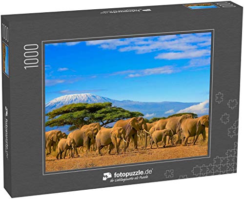 fotopuzzle.de Puzzle 1000 Teile Eine Herde afrikanischer Elefanten auf Einer Safari nach Kenia und EIN schneebedeckter Kilimandscharo in Tansania im Hintergrund (1000, 200 oder 2000 Teile)