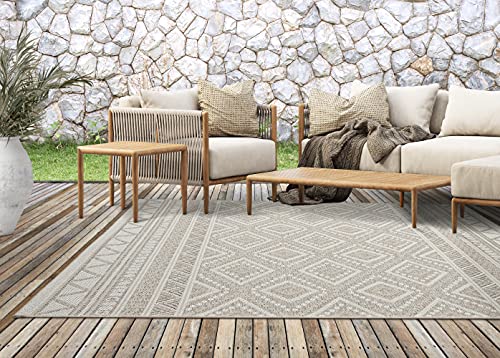 the carpet Calgary - robuster Outdoor Teppich, modernes Design, Wetterfest & UV-beständig, für Balkon, Terrasse und Wintergarten, auch für Küche oder Esszimmer geeignet, Beige-Raute, 160 x 220 cm